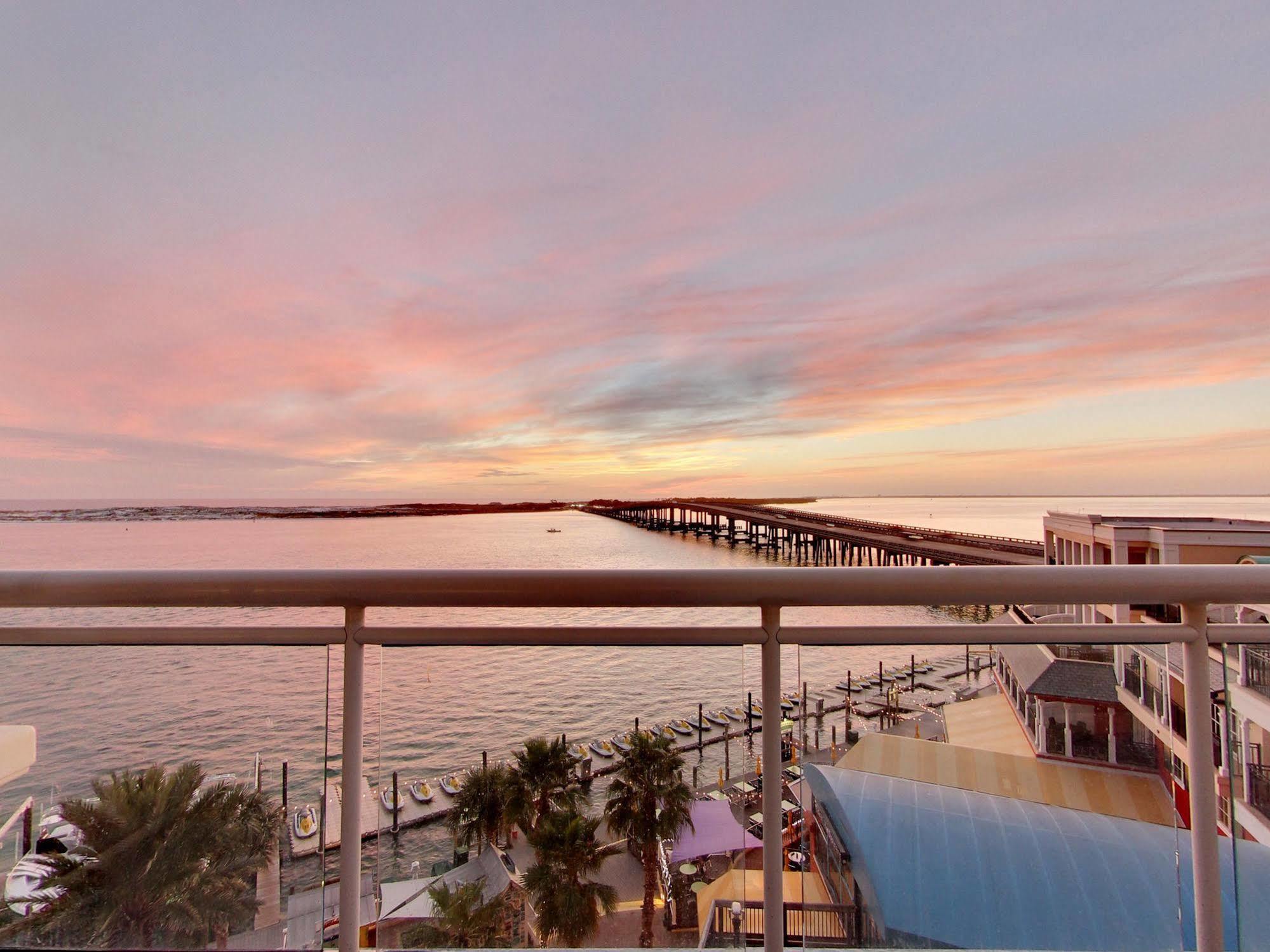 Emerald Grande Condominiums At Harborwalk Village Destin Buitenkant foto